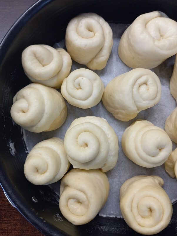 Molde con rosas de masa