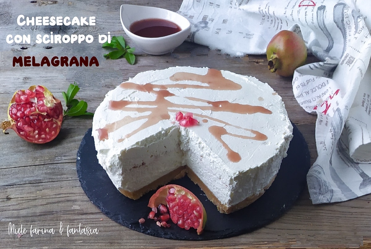 Tarta de queso con jarabe de granada
