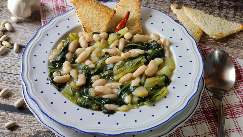 Sopa de judías y achicoria