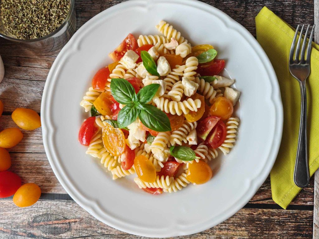 Pasta fría a la caprese