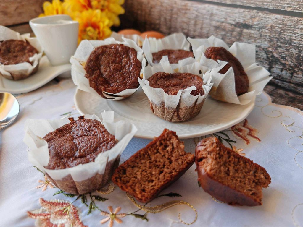 Muffin proteicos de plátano y chocolate