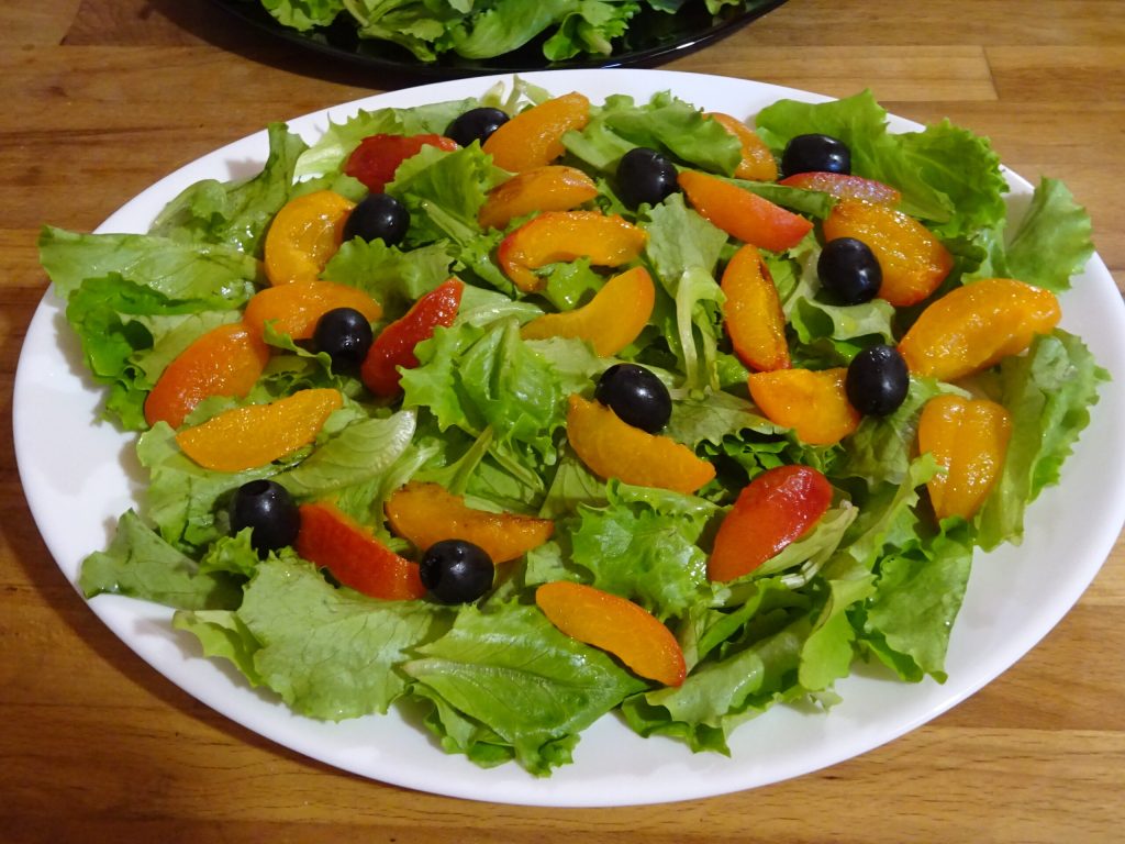 Ensalada de anacardos y albaricoques