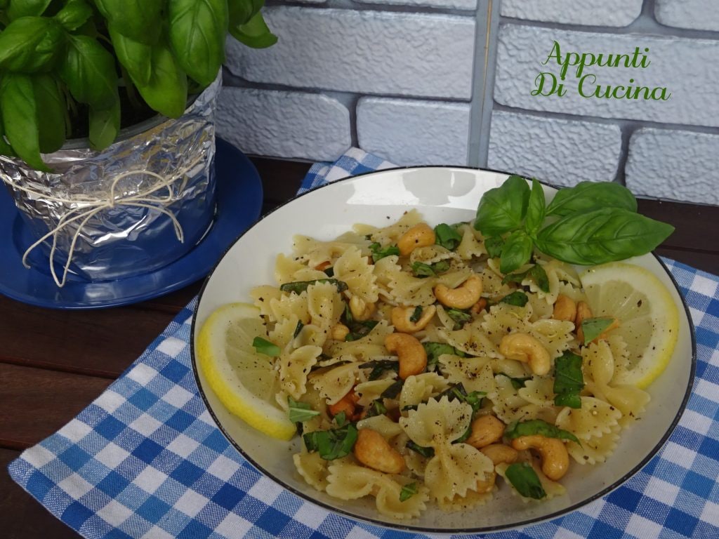 Farfalle limón y albahaca