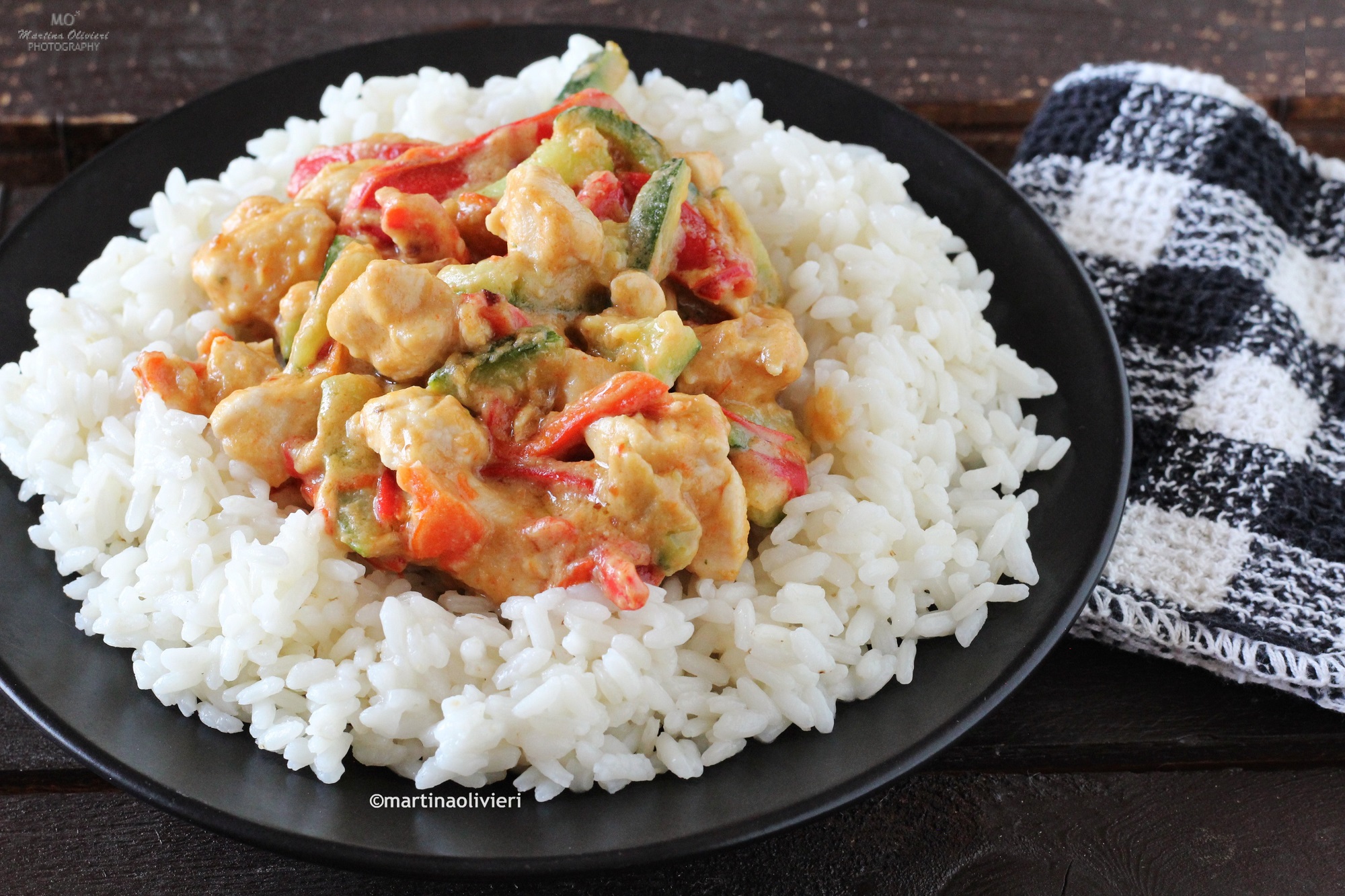 Arroz con coco y pollo con mantequilla de cacahuete
