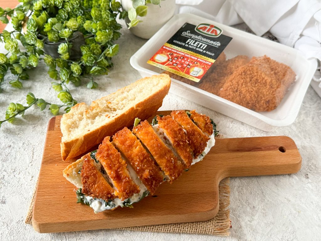 BAGUETTE CON GRELOS Y FILETES DE POLLO EMPANADOS