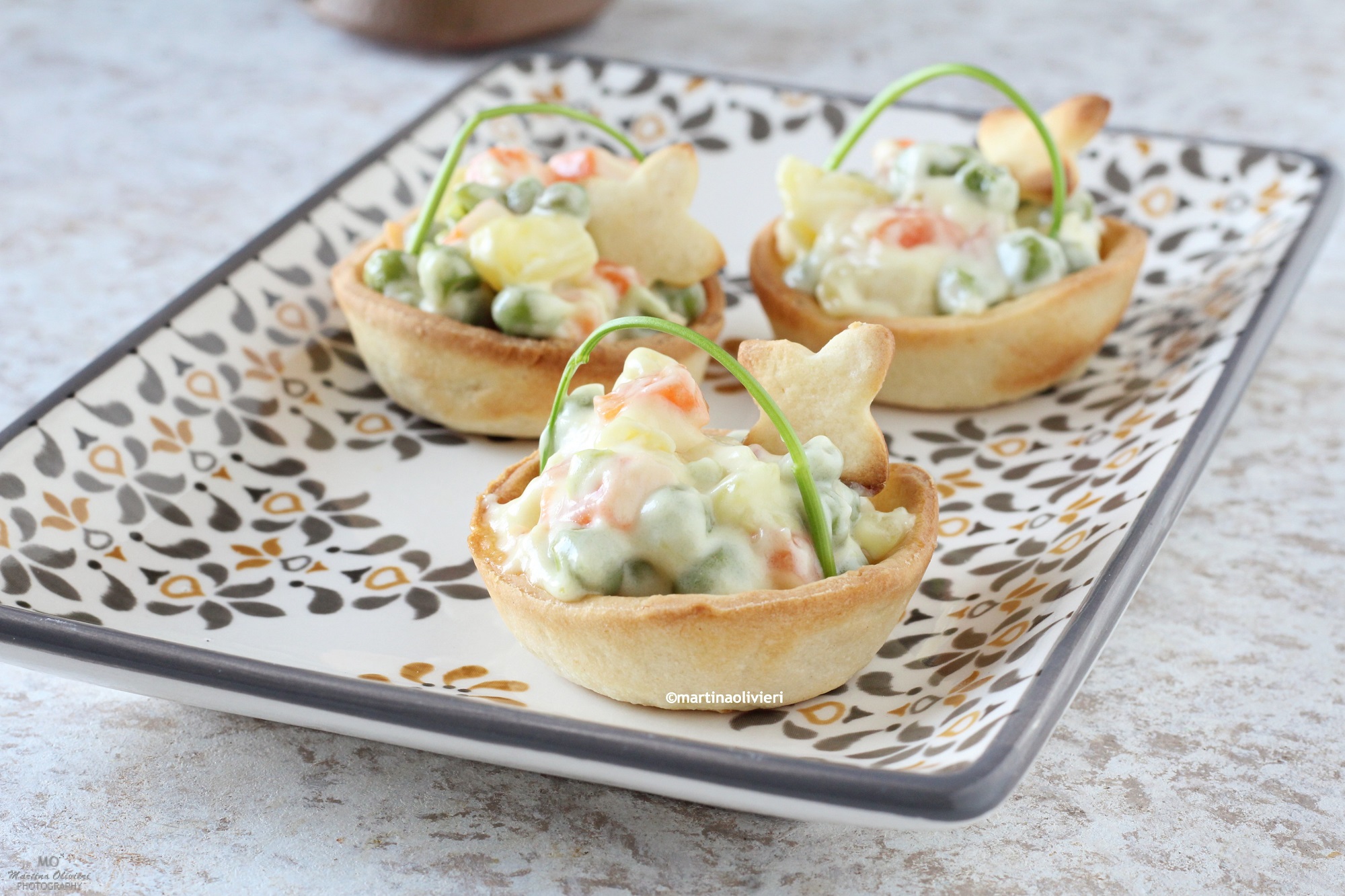 Cestitas con ensaladilla rusa vegetariana