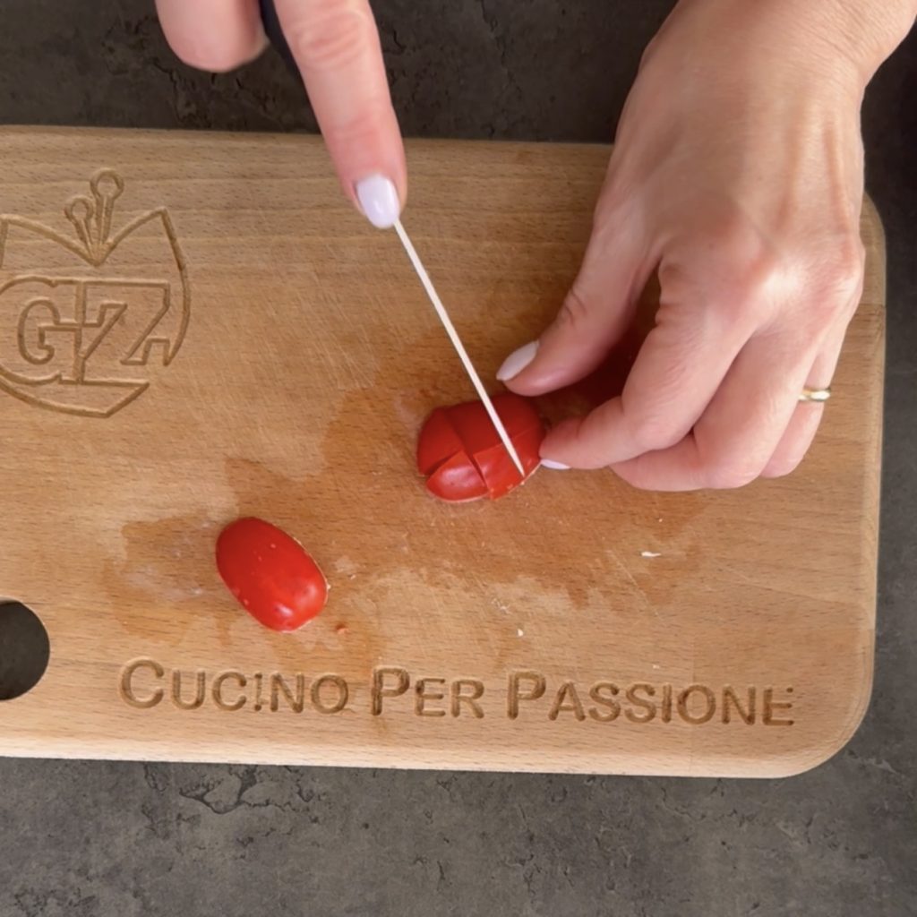 Cestitos con pan de molde a la caprese