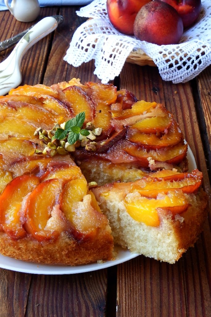 tarta invertida de melocotones