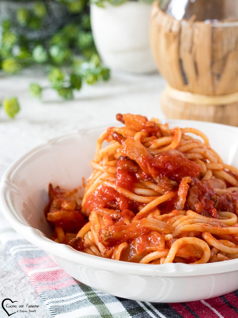 ESPAGUETIS A LA AMATRICIANA