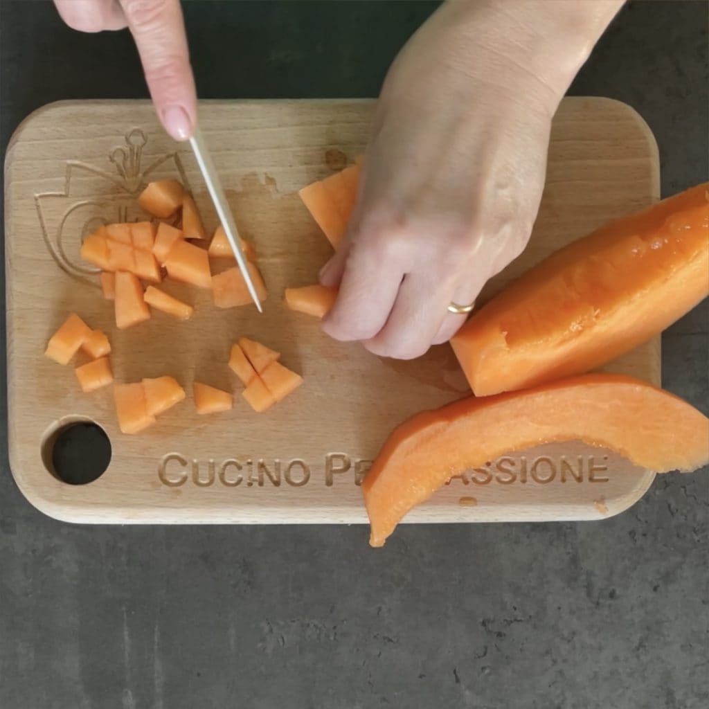 Ensalada de arroz jamón y melón con aguacate