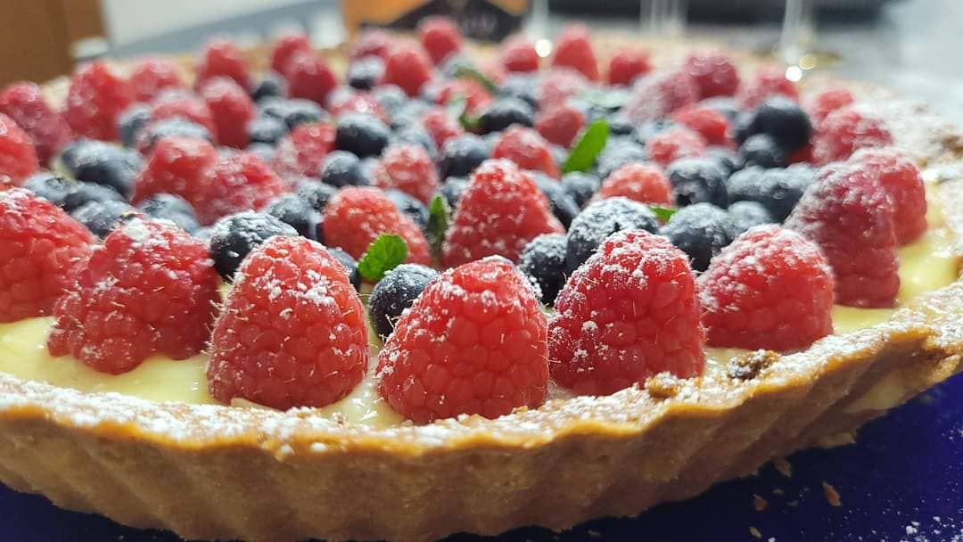 Tarta de frutas y crema pastelera