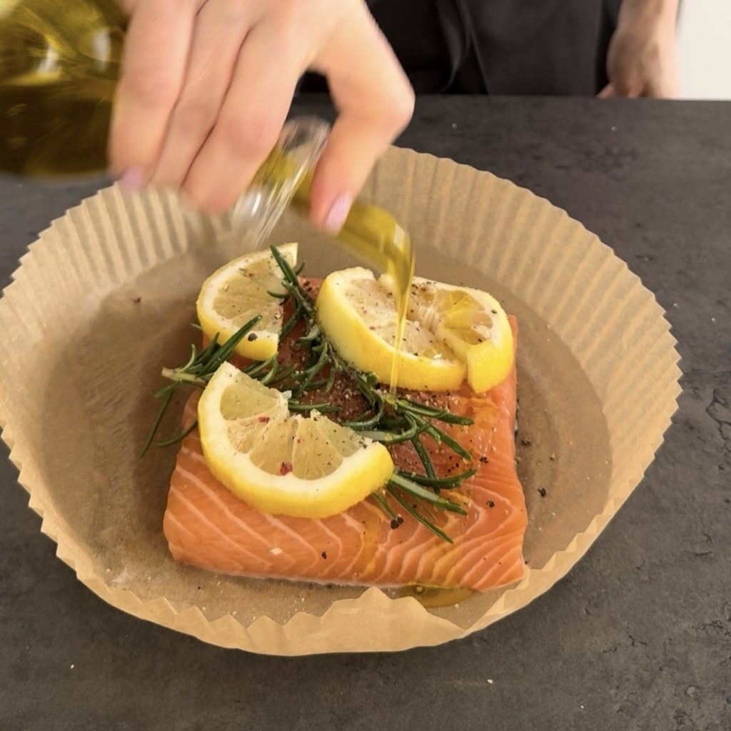 Filete de salmón en freidora de aire