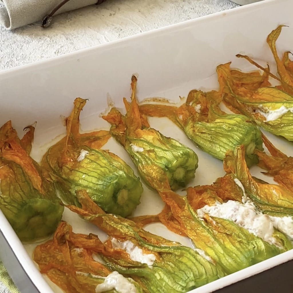 Flores de calabacín rellenas de ricotta y atún