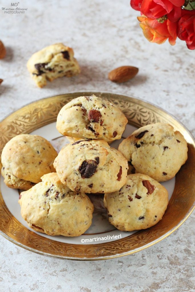 Galletas con almendras y chocolate