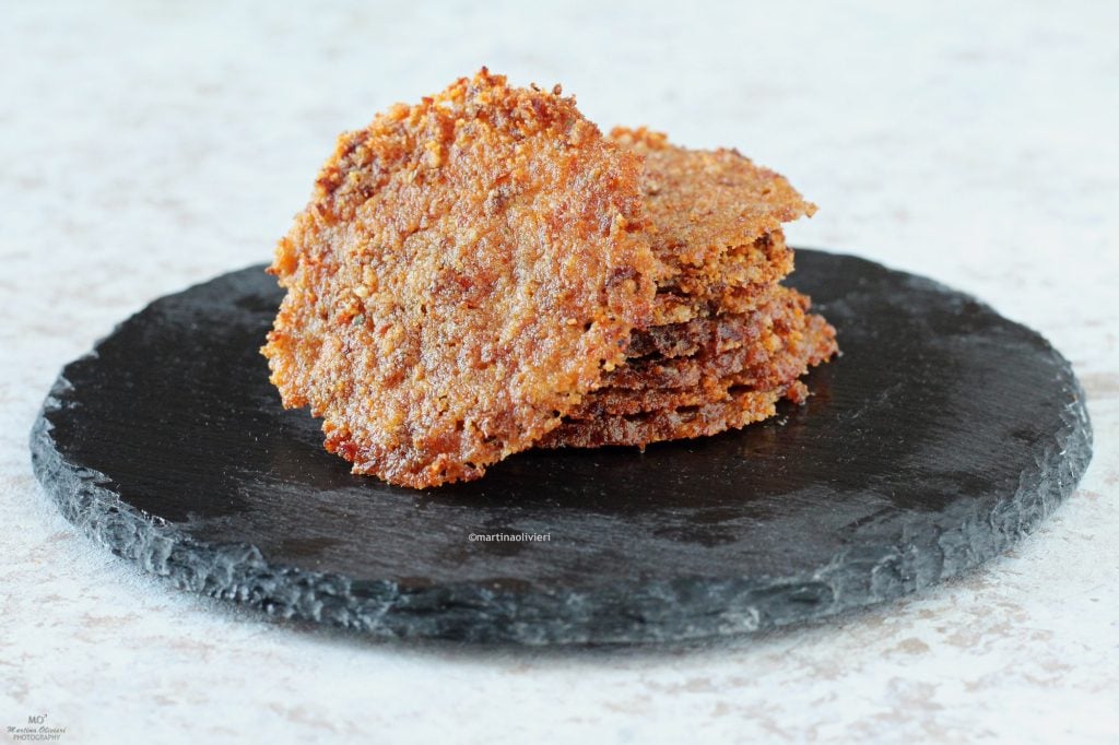 Galletas de parmesano y tomates secos