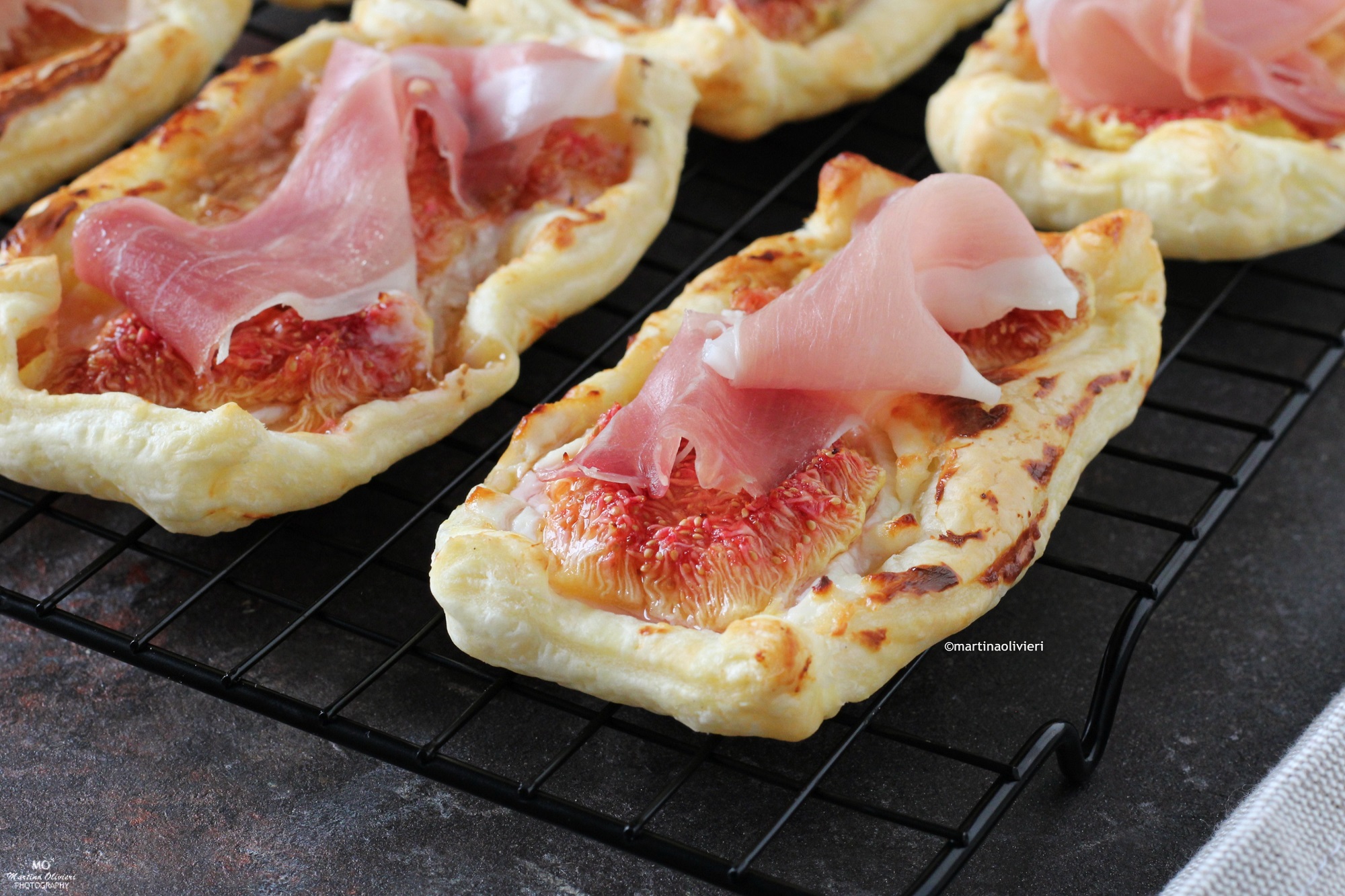 Hojaldres jamón y higos