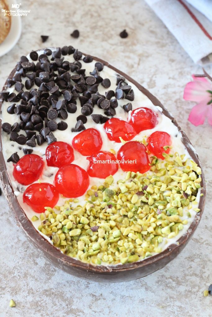 Huevo de Pascua relleno de cannolo siciliano