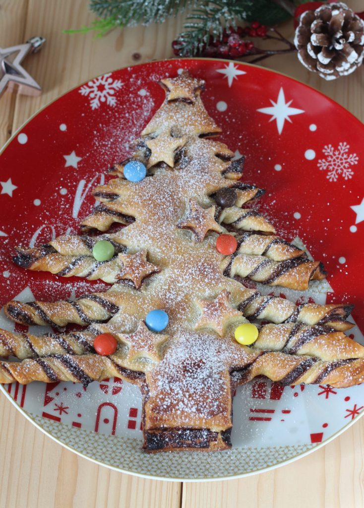 árbol de Navidad de hojaldre con Nutella