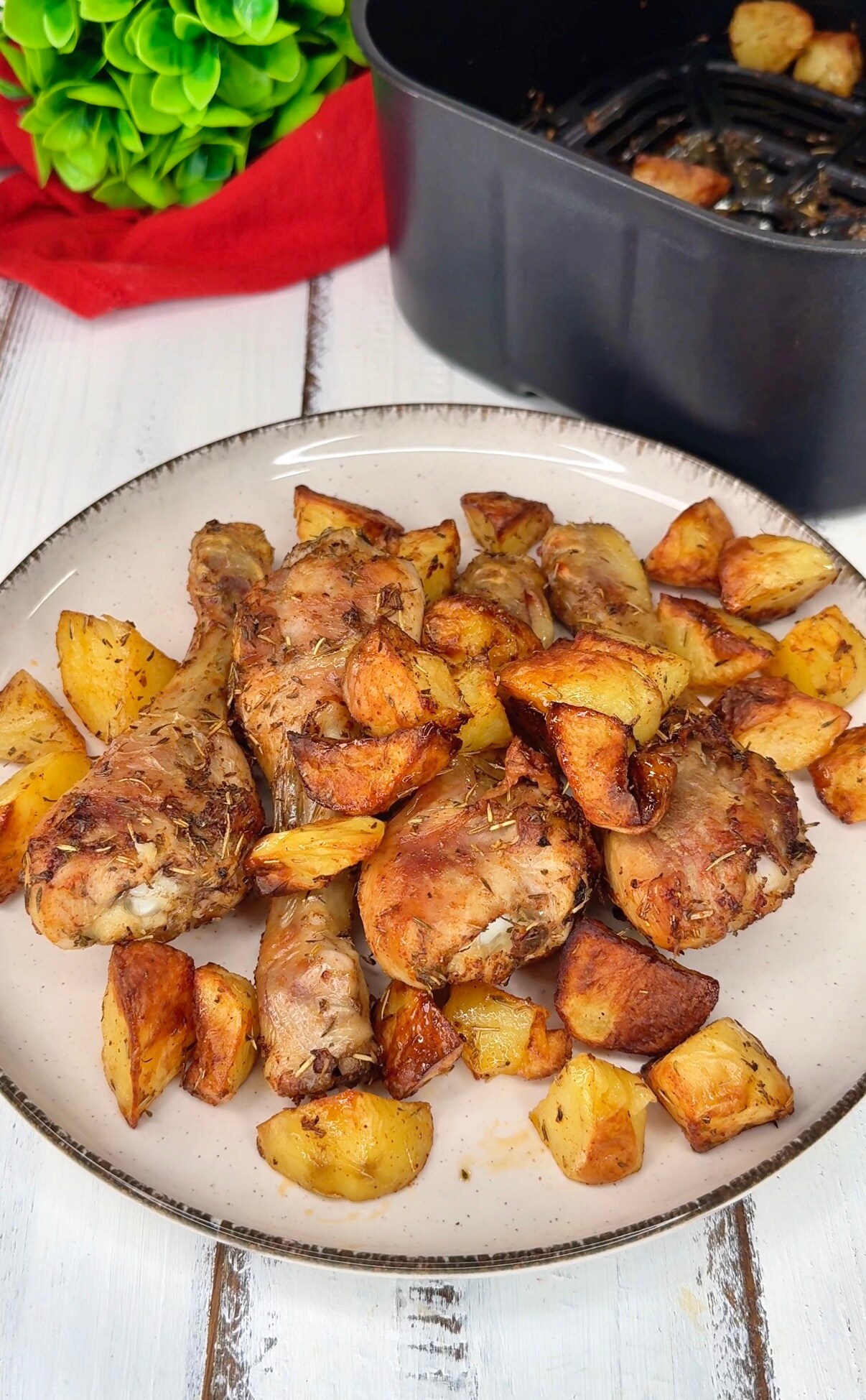 Muslos de pollo con patatas en freidora de aire