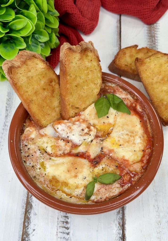 Huevos en el purgatorio cocidos en freidora de aire