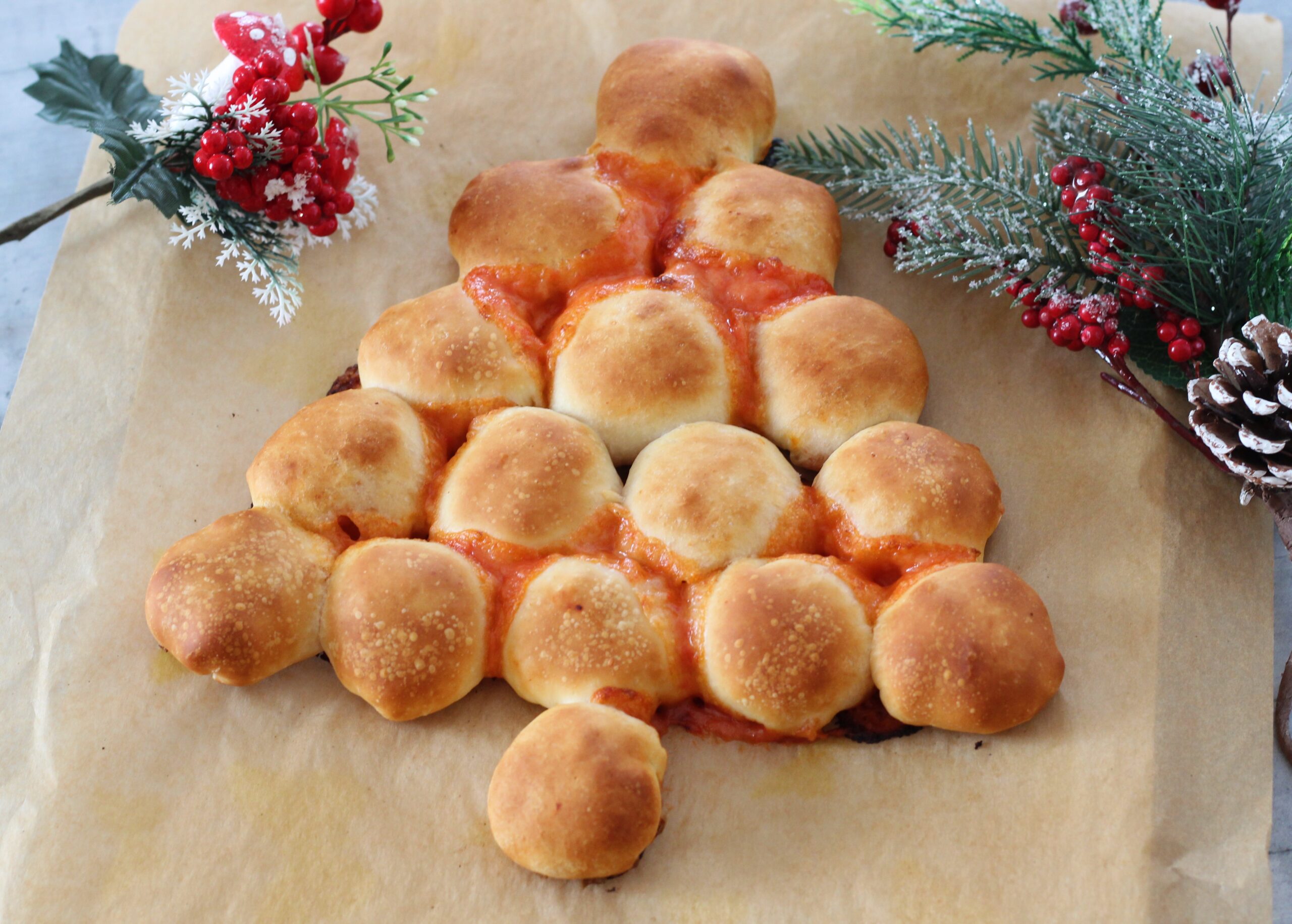 Árbol de Navidad con base de pizza lista