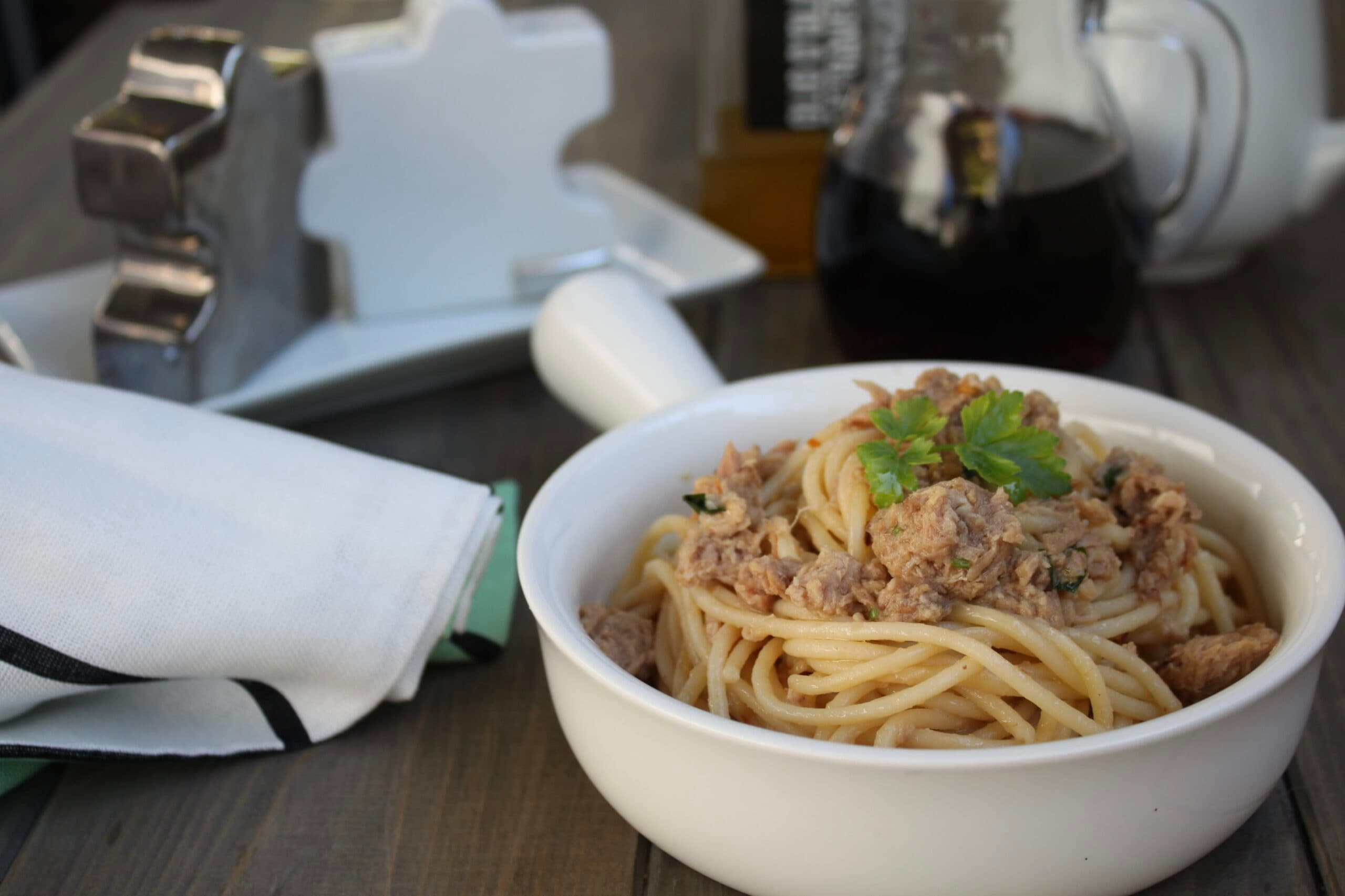 Pasta con atún en blanco