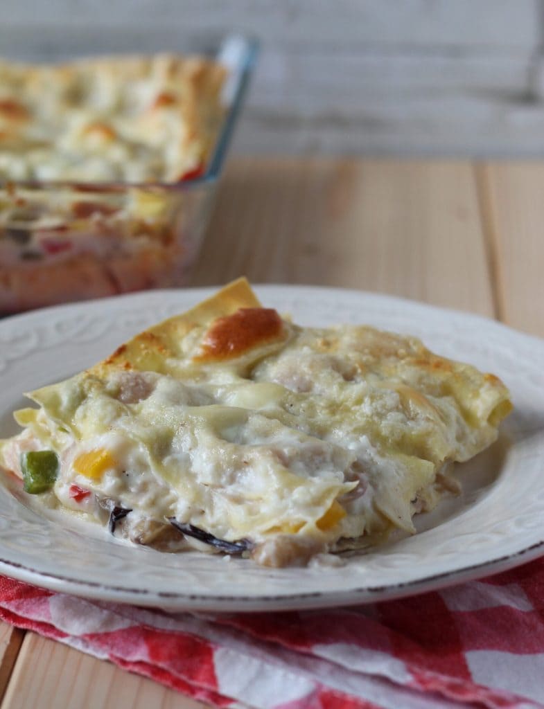 lasaña de pimientos, achicoria y scamorza