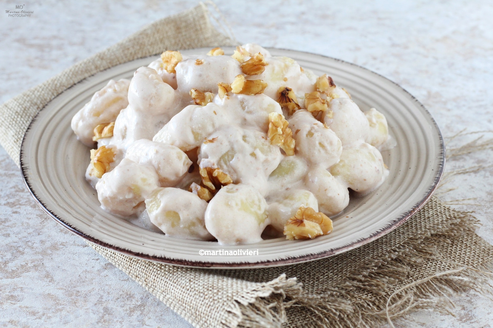 Ñoquis a los cuatro quesos y nueces