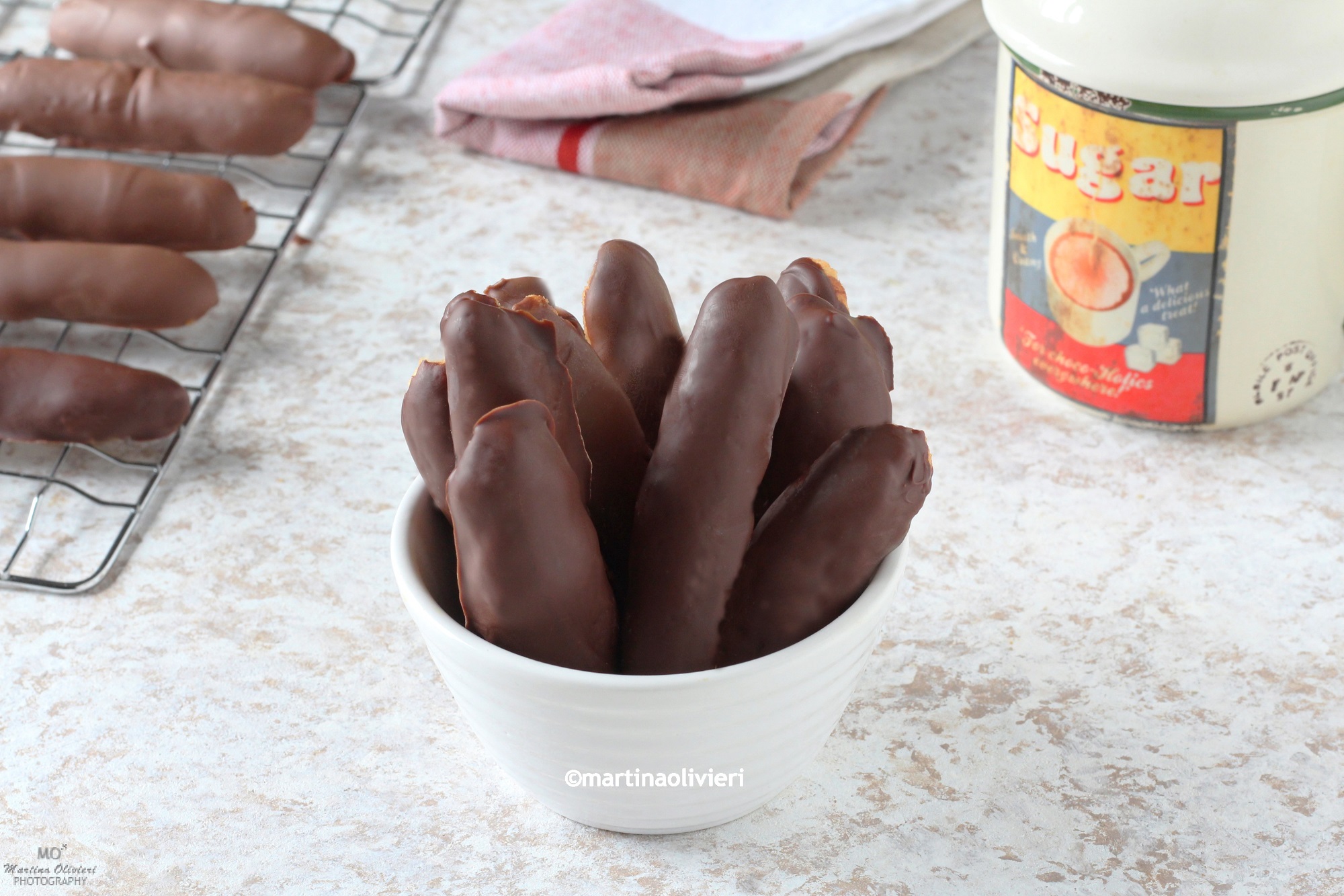 Palitos de masa quebrada cubiertos de chocolate – Sin gluten y sin lactosa