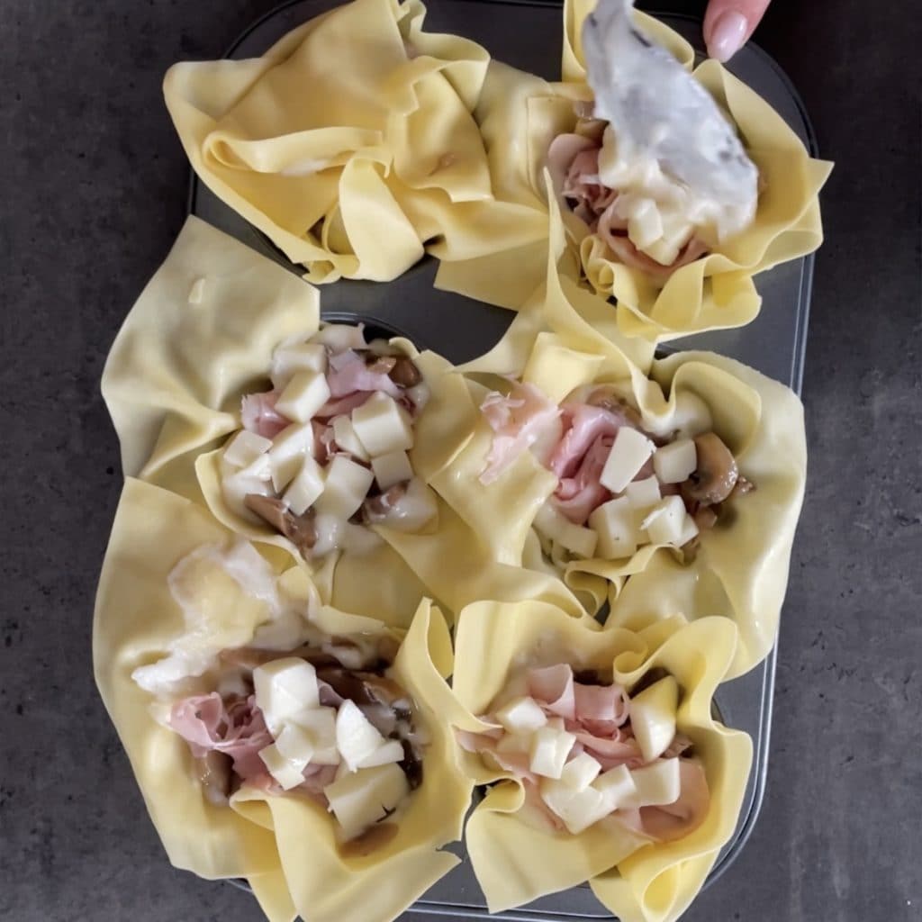 Paquetes de pasta fresca rellenos al horno