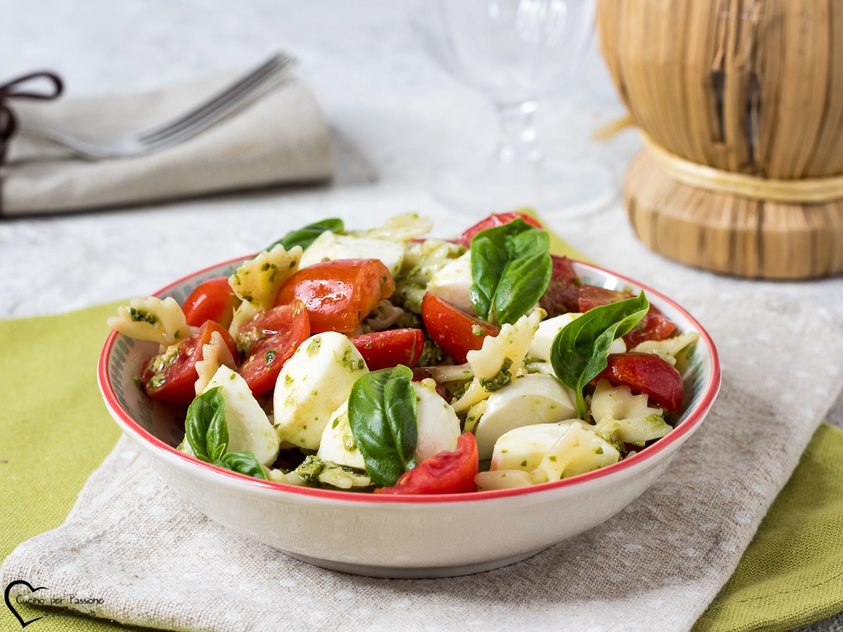 PASTA A LA CRUDAIOLA Y PESTO