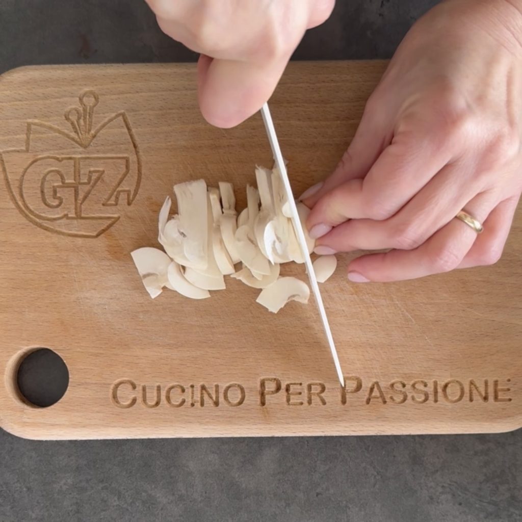 Pasta con guisantes y setas