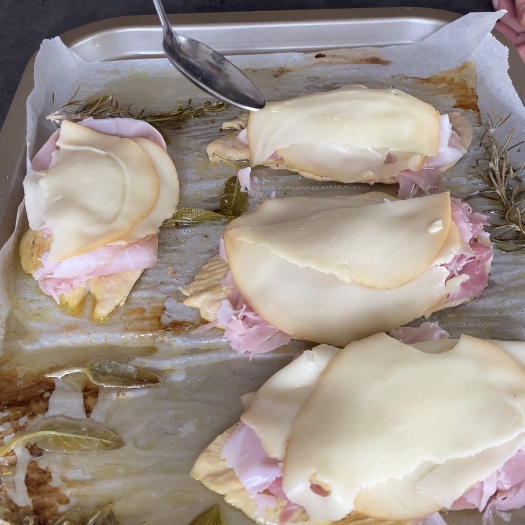 Pechuga de pollo con jamón cocido y provola