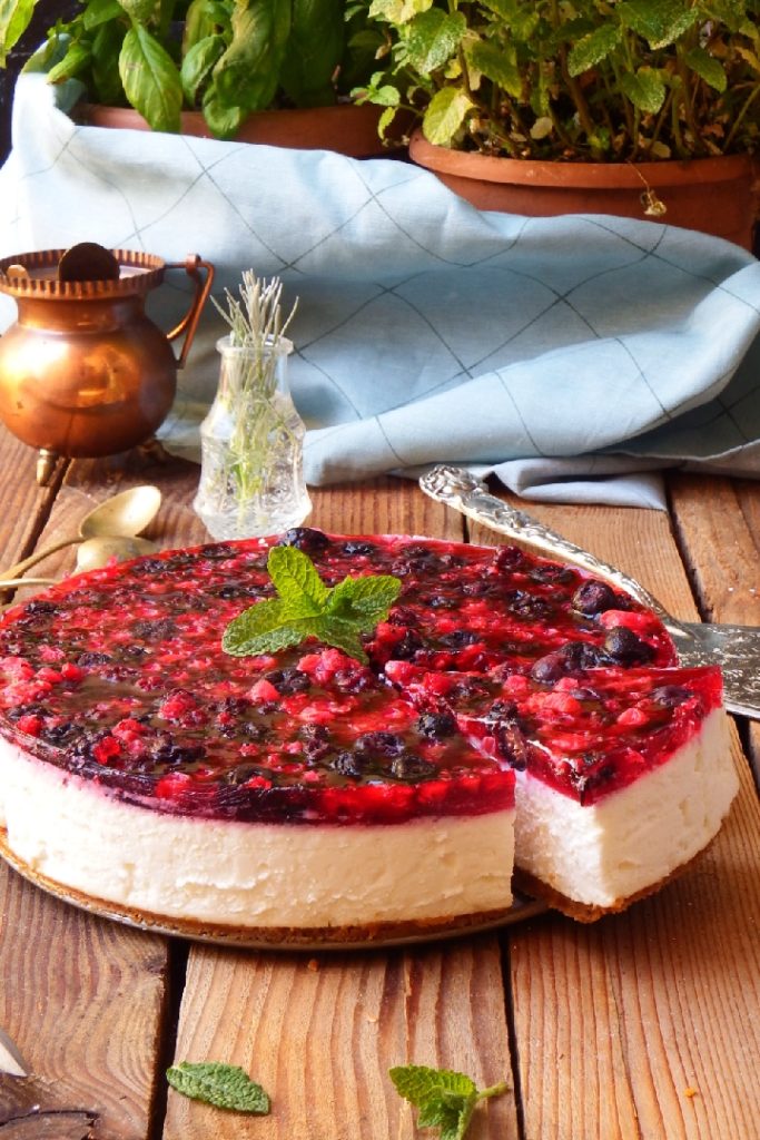 Tarta de queso con frutos del bosque