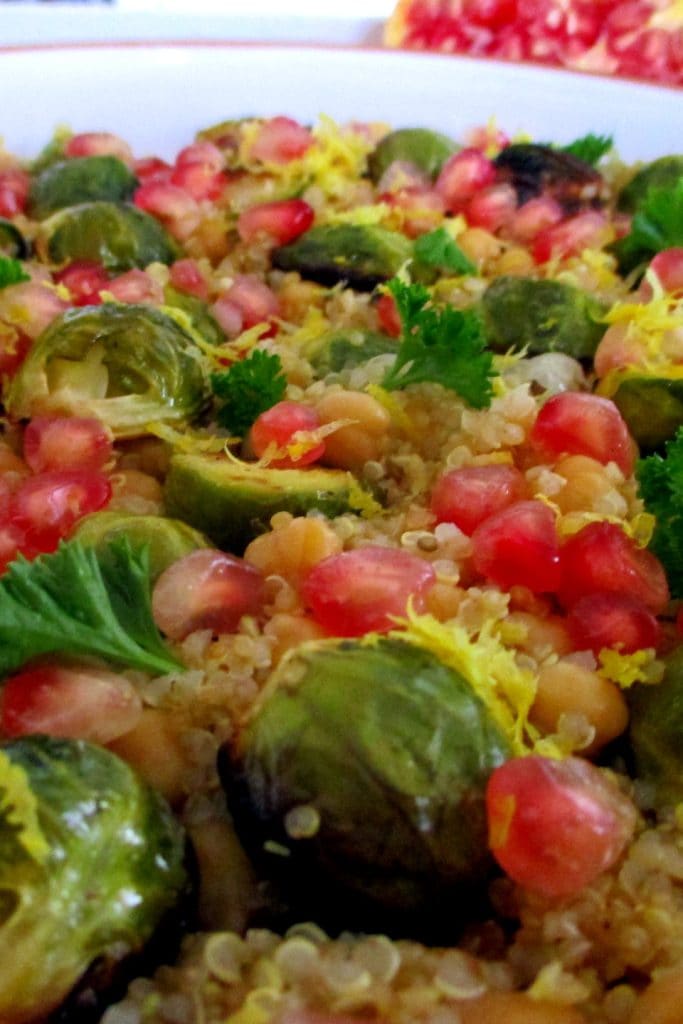 Quinoa con coles, garbanzos y granada, Mangia senza Pancia