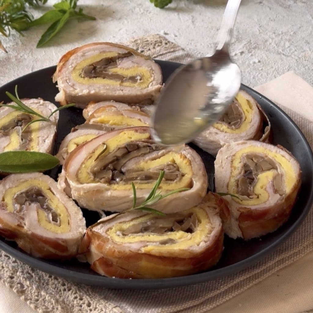 Rollo de pavo relleno