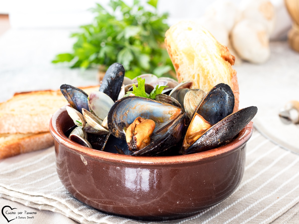 SALTEADO DE MEJILLONES Y ALMEJAS