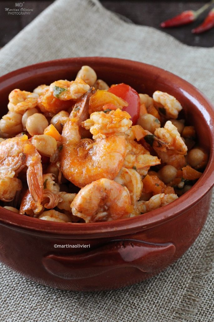 Sopa de garbanzos y gambas