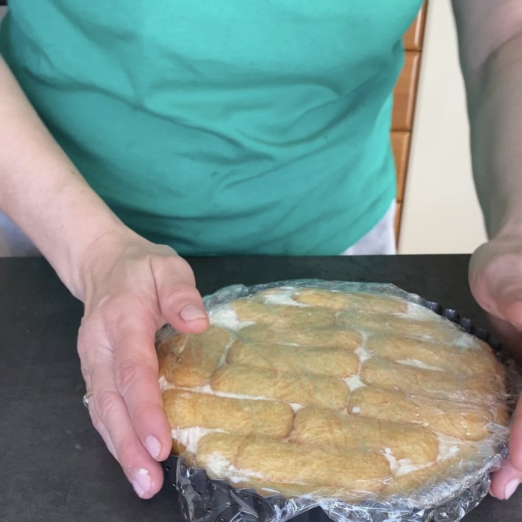 Tarta Fría con Pavesini y Melocotones