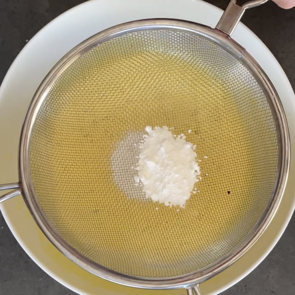 tarta de manzana y yogurt en freidora de aire