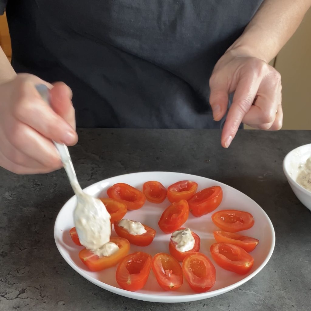 Tomatitos con salsa tonnata