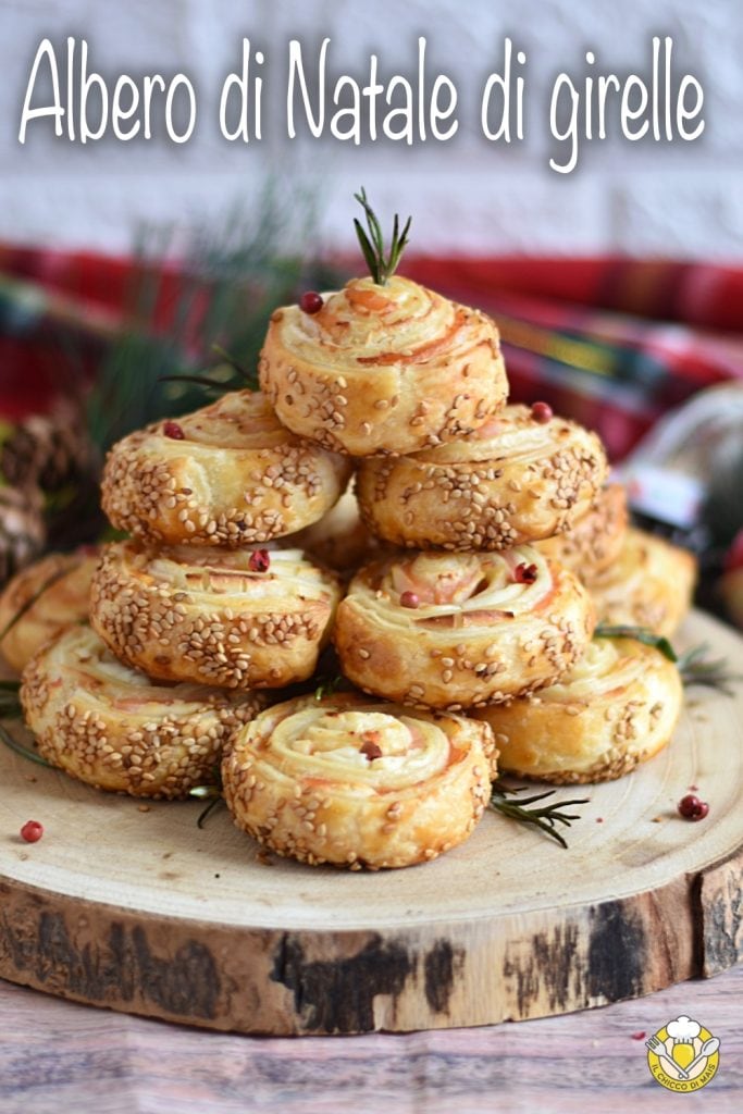 v_ aperitivo de Navidad con rollos de hojaldre salados árbol de navidad aperitivo escenográfico navideño fácil con hojaldre carne y pescado el chicco di mais