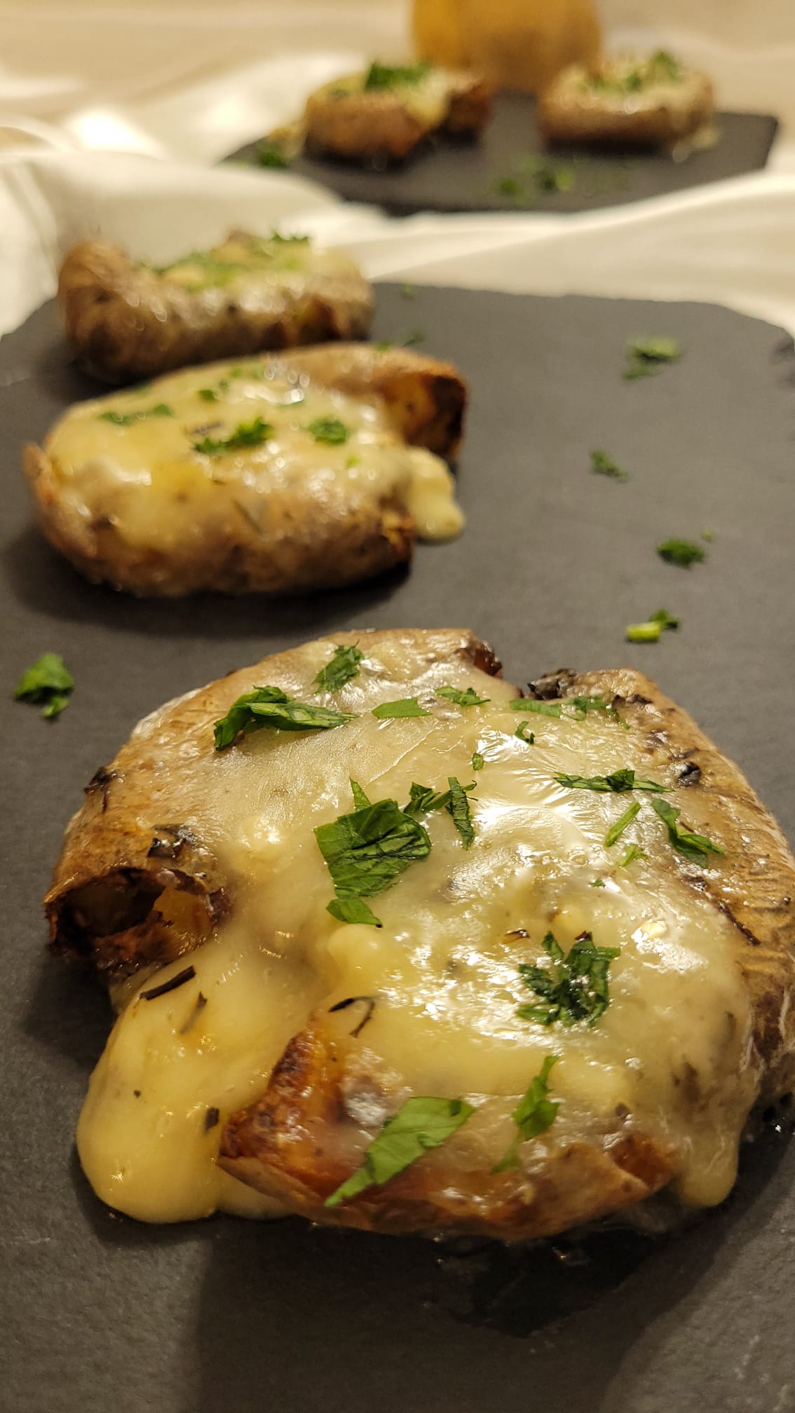 Patatas Aplastadas al Gorgonzola en Freidora de Aire