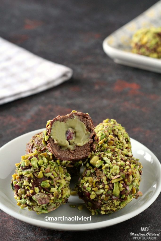 Bombones con corazón de pistacho