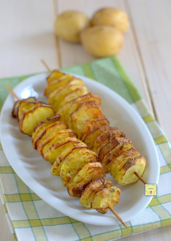 brochetas de patatas en freidora de aire gp
