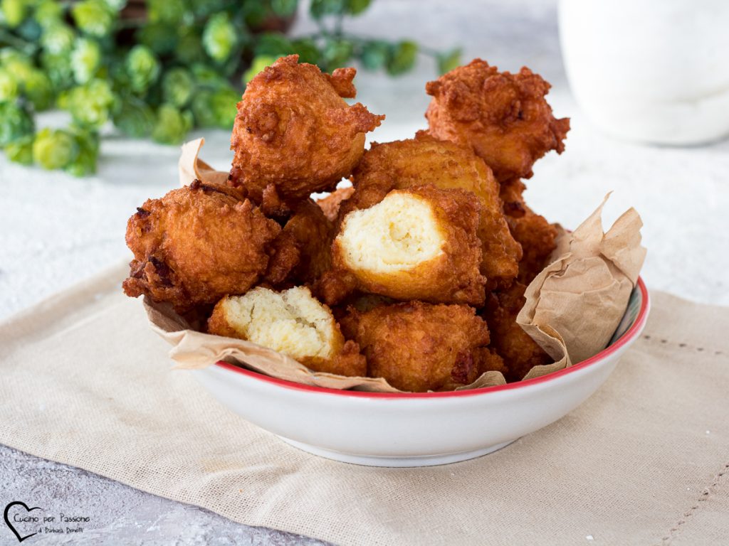 buñuelos con ricotta salados