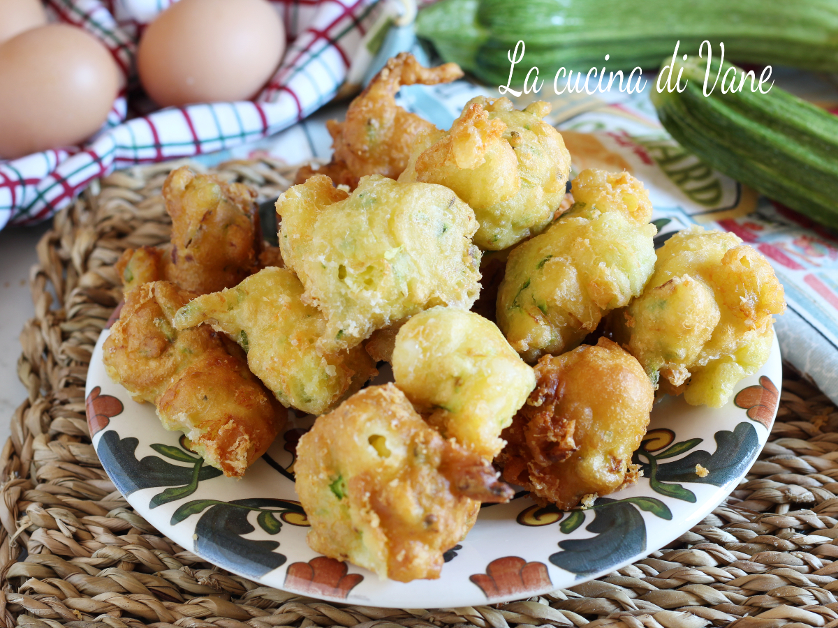 BUÑUELOS DE CALABACÍN Y SCAMORZA SUPER FILANTES