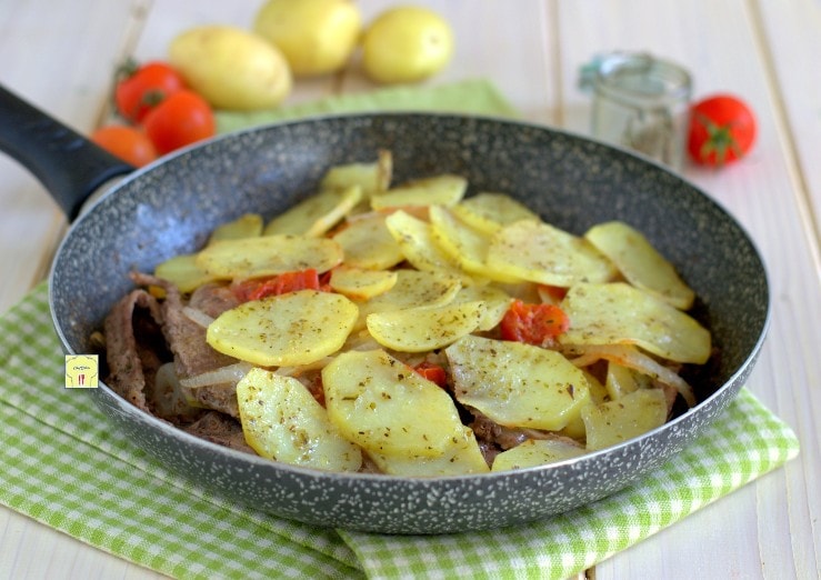 Carne y patatas a la pizzaiola