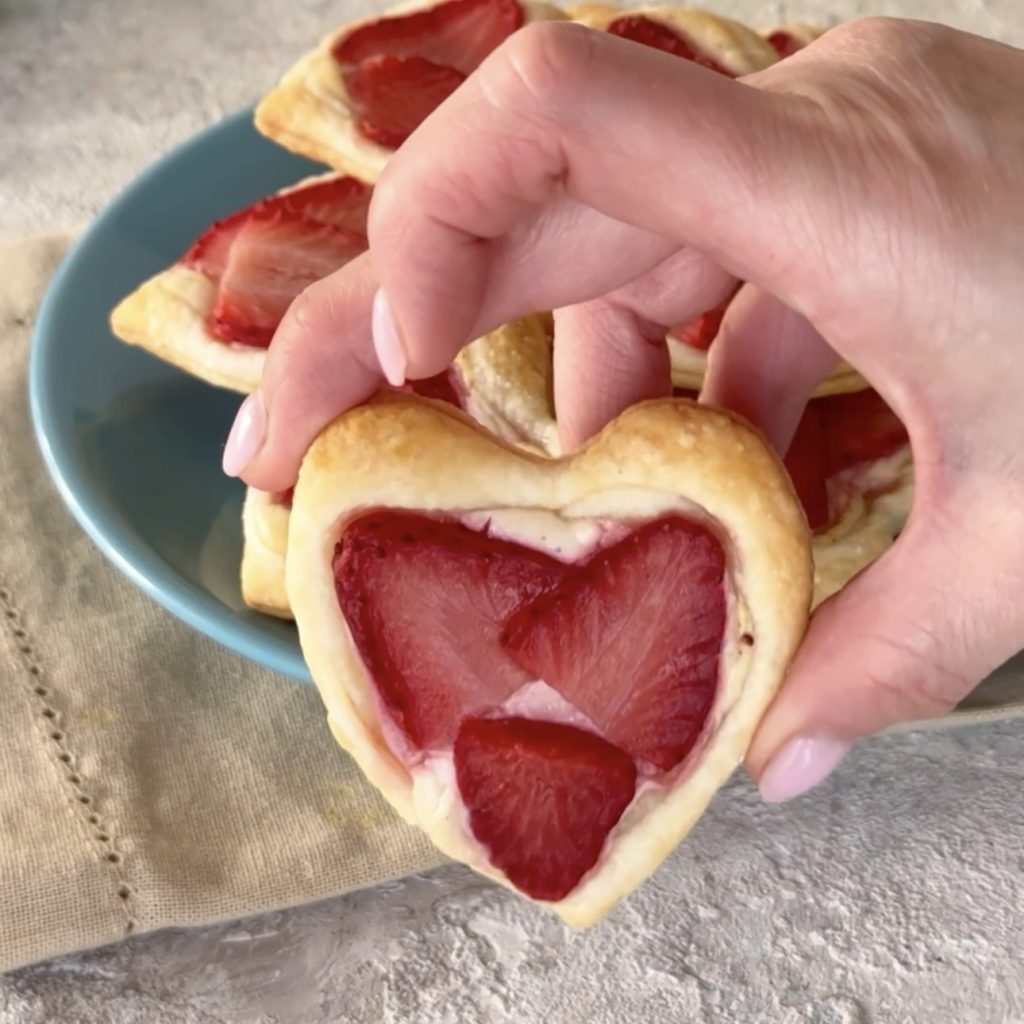 corazones de hojaldre dulces