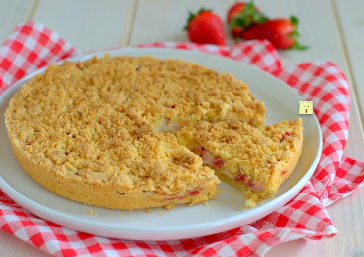 Desmenuzada de ricotta y fresas en freidora de aire